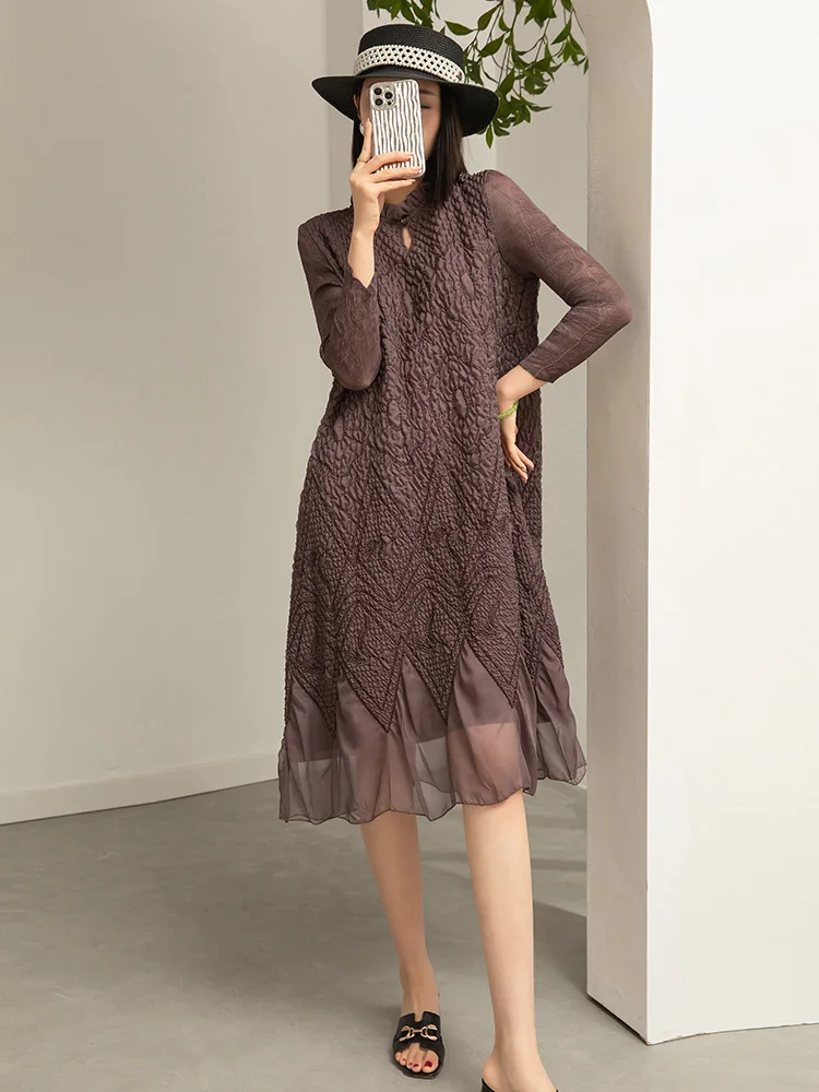 

MIYAKE New Fashion Style Slimming Heavy Industry Embroidered Long sleeved Standing Neck High end Medium length Dress [20230481]