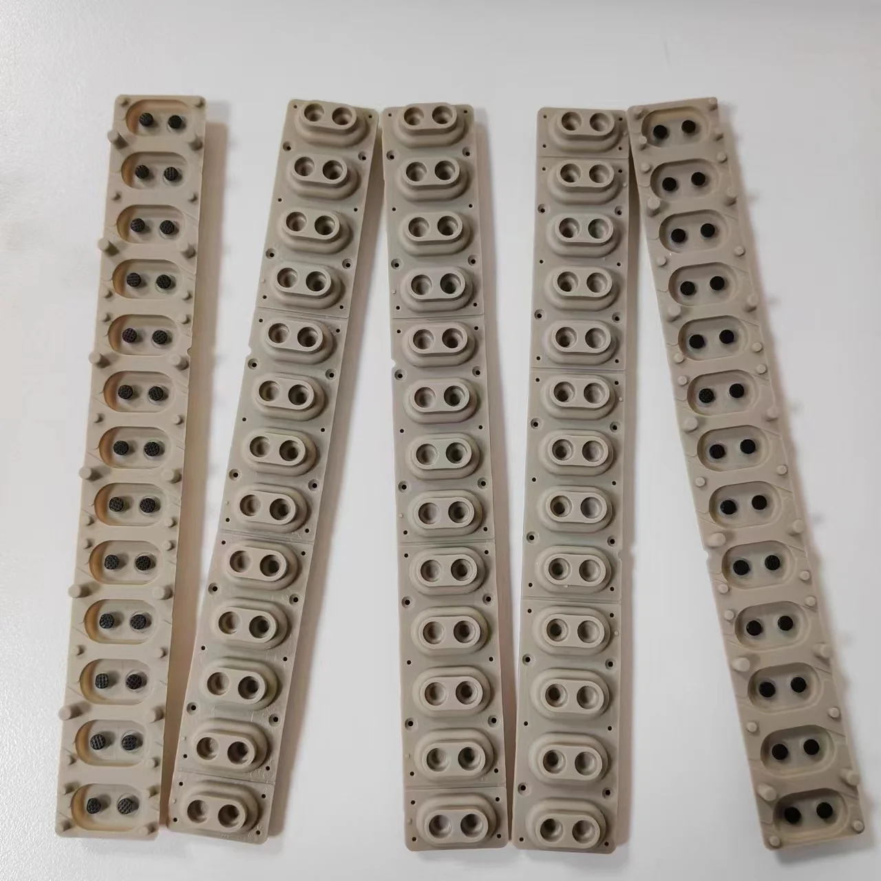 Striscia Di Gomma Conduttiva Da 5 Pezzi Per Korg Pa80 Pa-80 Tastiera Di Ricambio Roland Ep9 Pulsante Di Contatto In Gomma Conduttiva D-Pad
