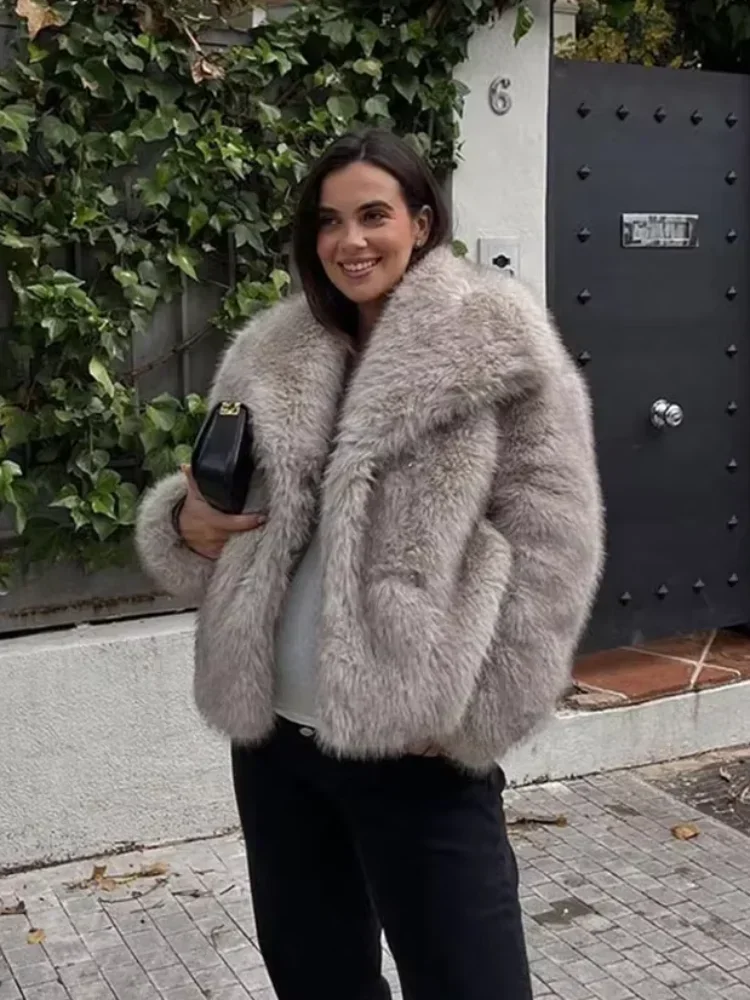 Fashion Solid Faux Fur Lapel Women Jackets Chic Commuting Warm Thick Long Sleeve Coat 2025 New Winter Lady High Street Outerwear 3