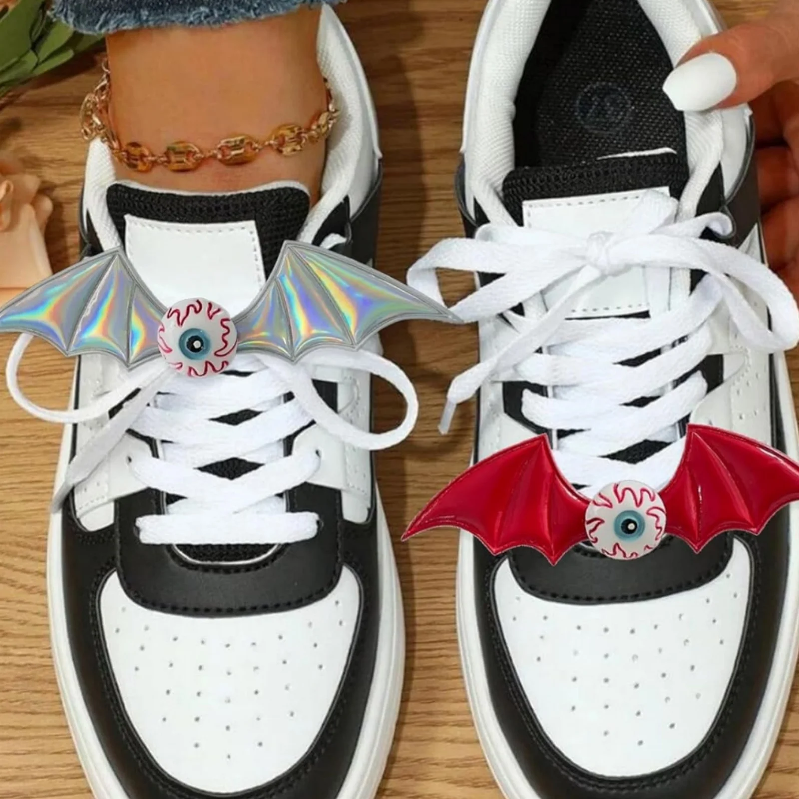 2PCS Halloween Bat Hair Clips: Spooky Eyeball Design, Black & Red Styles, Fun Hair Accessories For Party, Cosplay, Festive Looks