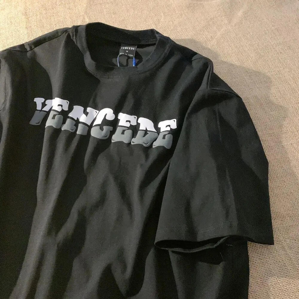 Рисунок 4 - Футболка оверсайз с коротким рукавом и надписью