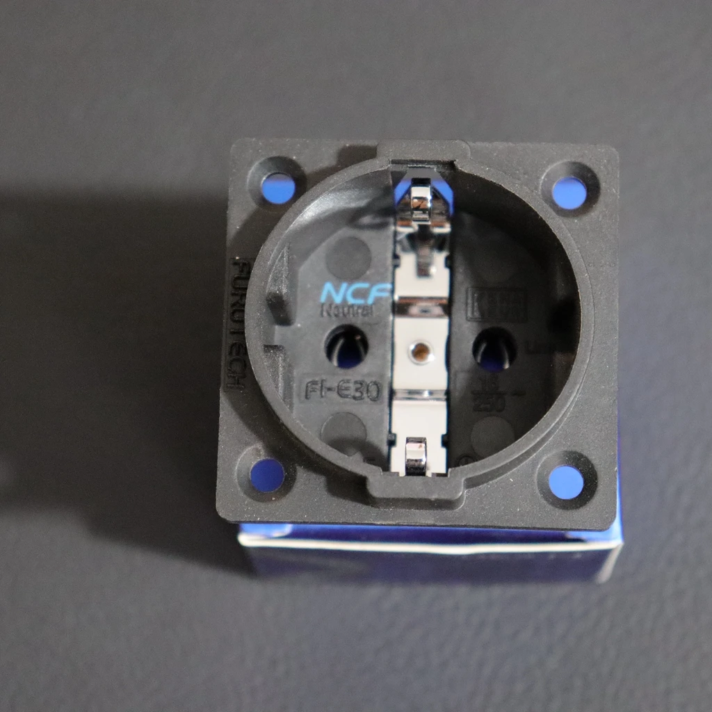 Prise De Courant Encastrée Furutech FI-E30 NCF (R) – Rhodium, Schuko – 1 Pièce, Neuve