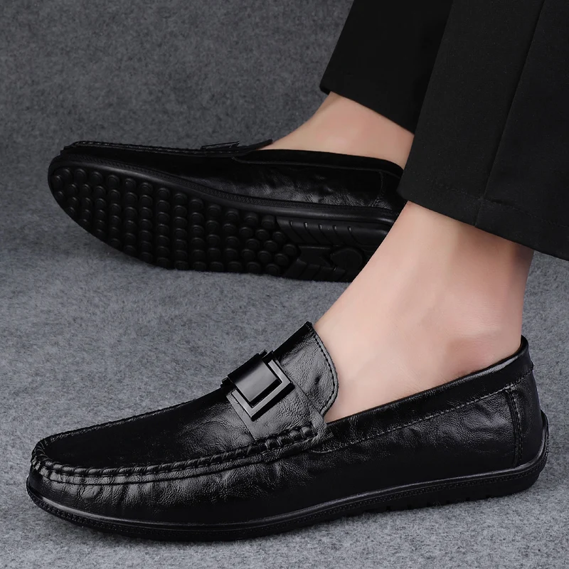 High-quality Punching Loafers Leather Mens Shoes Dress Shoes Slip-on Formal Male Wedding Flats Casual Business Footwear