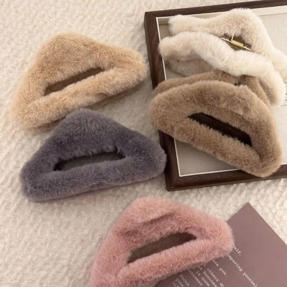 

Solid Color Winter Plush Hair Claw Sweet Acrylic Large Size Hollow Hair Clip Korean Style Headwaer Triangle Shark Clip