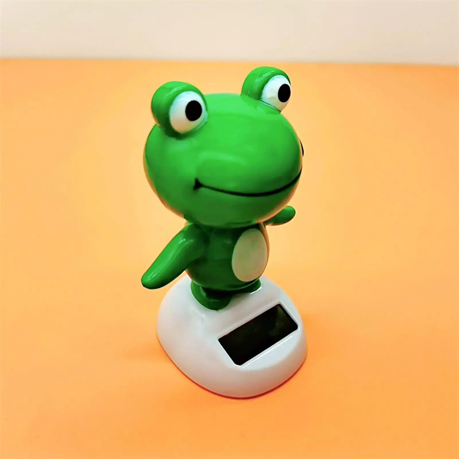 Solar Powered Dancing frog Car Dashboard Decoration Shake head frog auto interior Ornaments car Swinging bobble head frog Decor