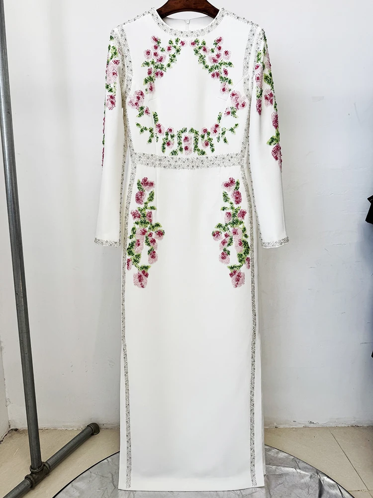 أحدث صيحات الموضة لعام 2026 من هاي ستريت، فستان سه...