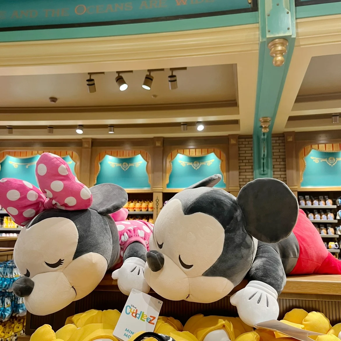 

2022 Shanghai Disney Sleeping Mickey Minnie Doll big size Pillow doll sprawl on Mickey's stuffed toy birthday present