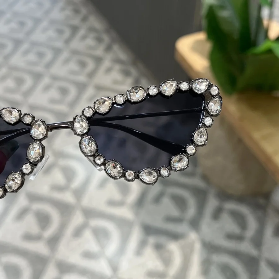 1 Stück Damenmode-Brille, neuer Stil, High-End-Strass, Katzenauge, Persönlichkeit, trendiges Metall, vielseitiges Urlaubsgeschenk, Black Friday D – Detail 4