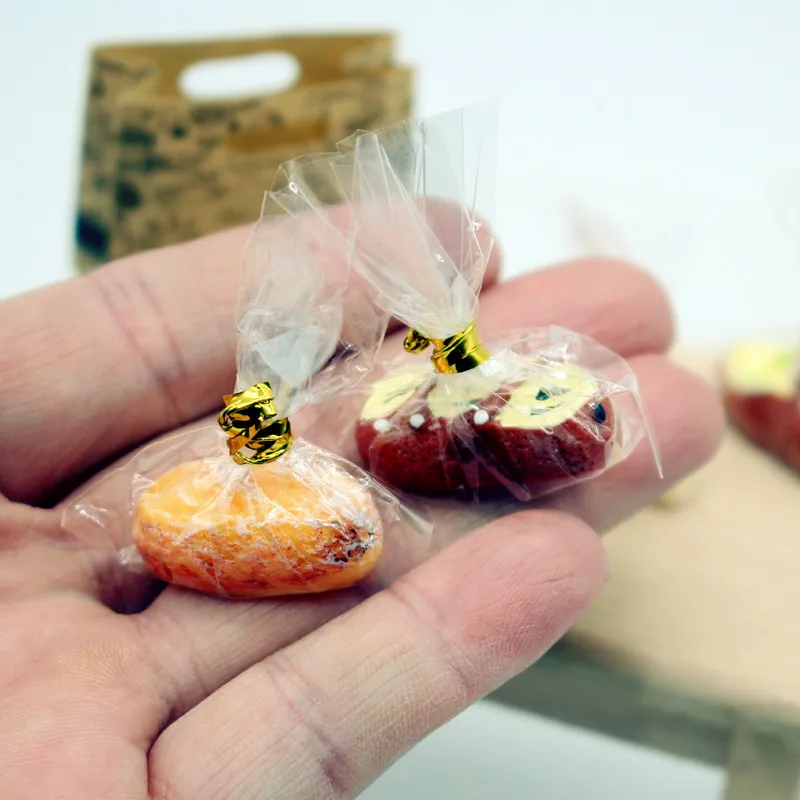 1/6 Simulation Miniature Food Model Toys Mini Bread With Baking Bag Doll House Accessorie For BarBie Blyth BJD Kids Pretend Play 3