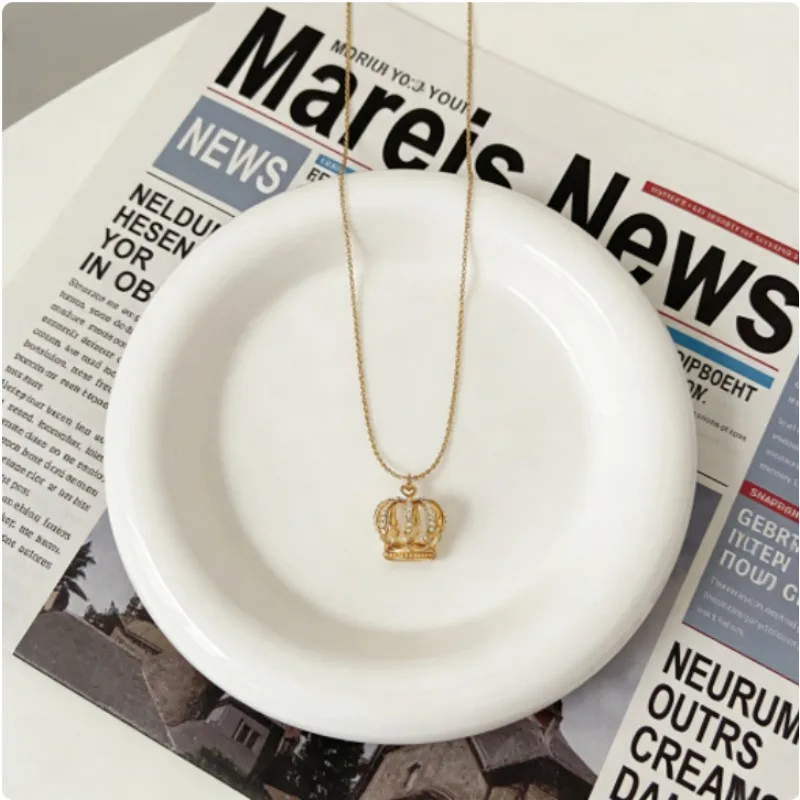 Elegant Crown Pendant Necklace Large Clavicle Chain Sweater Chain Fashion Jewelry Accessory Multiple Colors for Women Girls Gift