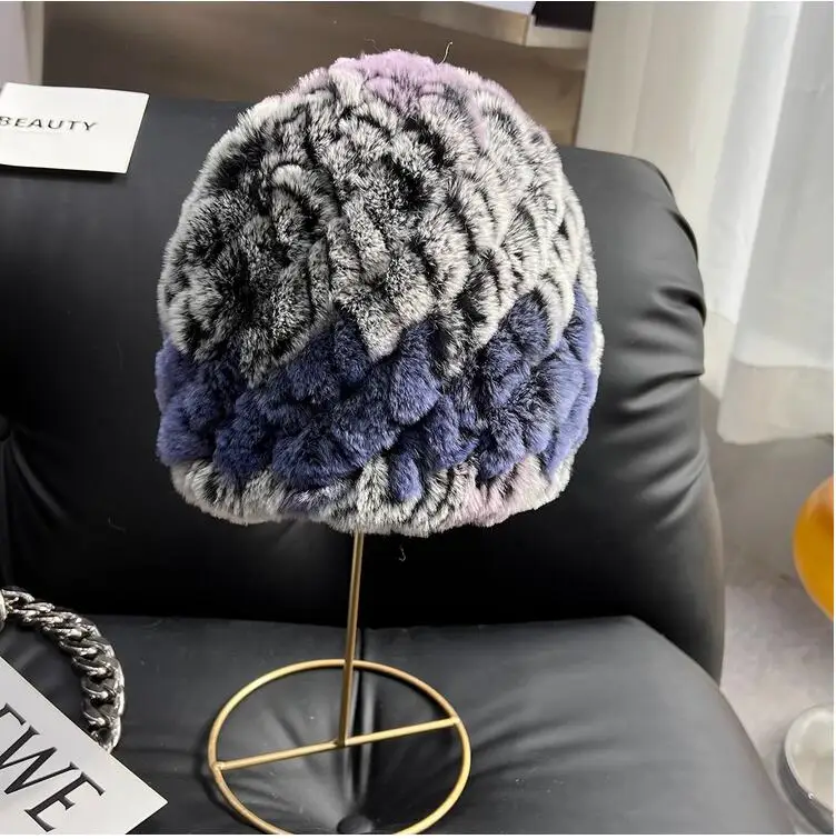 Damenmütze mit echtem Rex-Kaninchenfell, flauschige warme Wintermütze, russische handgefertigte gestrickte Kopfbedeckung, Mützen – Detail 24