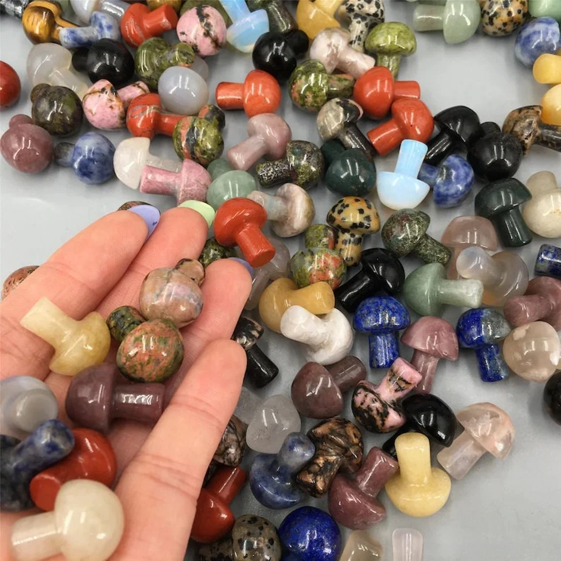 5Pcs Mystery Semi Precious Natural Stone No Hole Gem Craft Healing Quartz Mini Mushroom Crystal Carved Stone Mushroom Crystal