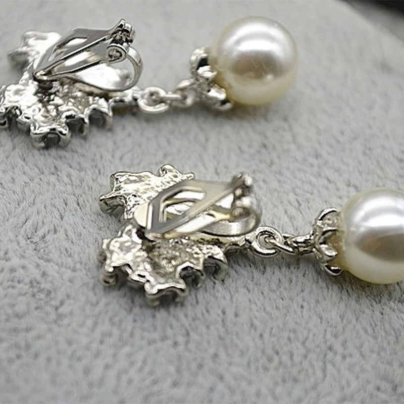 Women Bridal Elegant Wedding Party White Pearl Flower Rhinestone Angle Necklace Earrings Necklace Jewelry Set Banquet Gift
