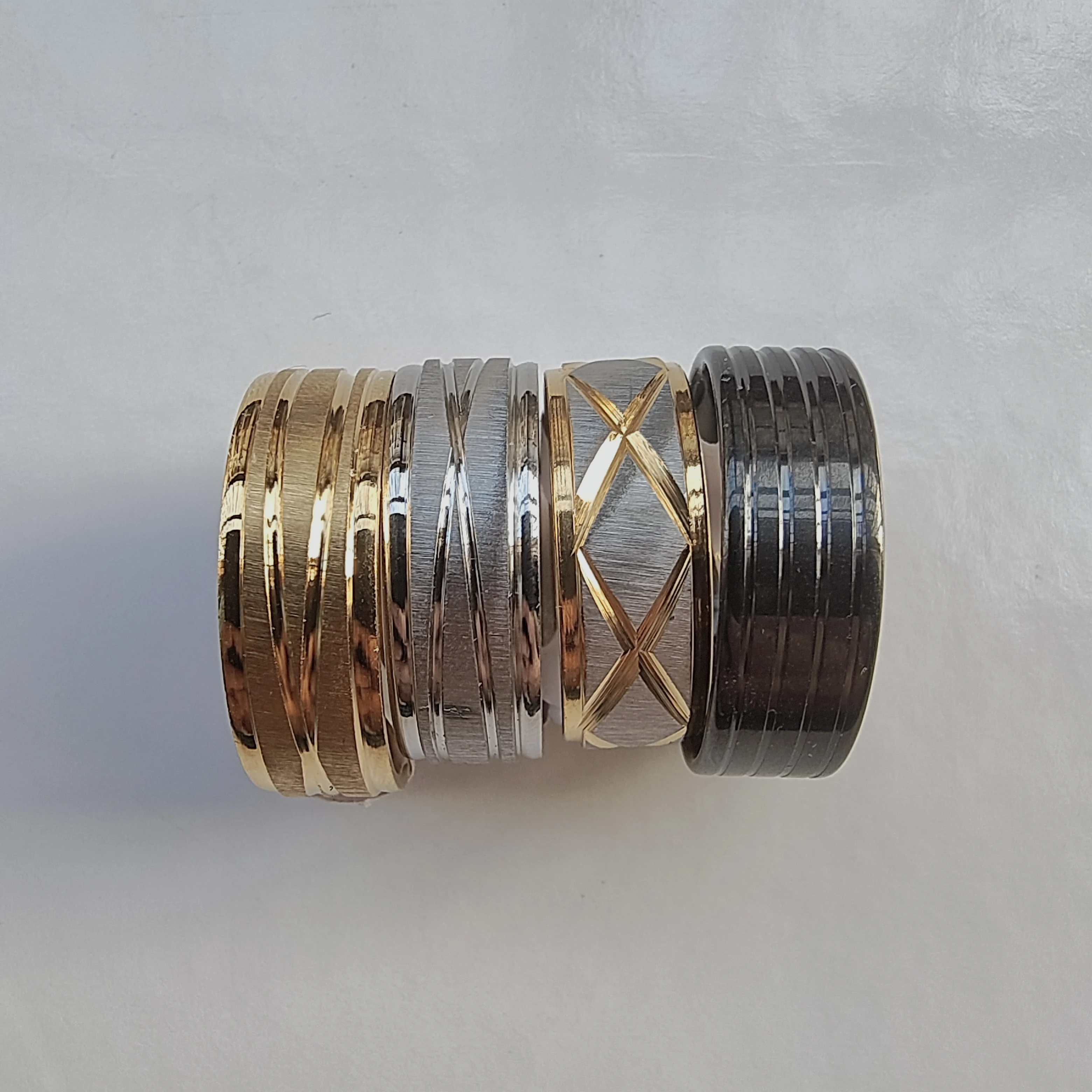 18/36pcs Wholesale Fashion Punk Men's and Women's Rings Cut pattern Wedding Ring Men and Women Engagement Party Jewelry Gifts