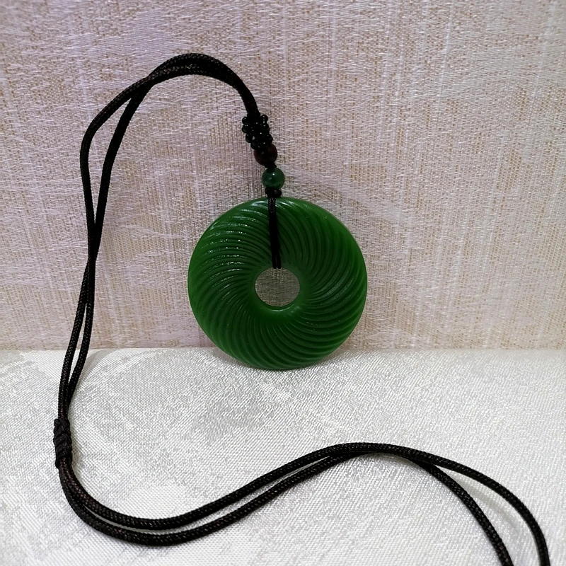 Natural Green Hand Carved Cloud Pattern Safe Buckle Jade Pendant Fashion Boutique Jewelry Men's and Women's Necklace Gift