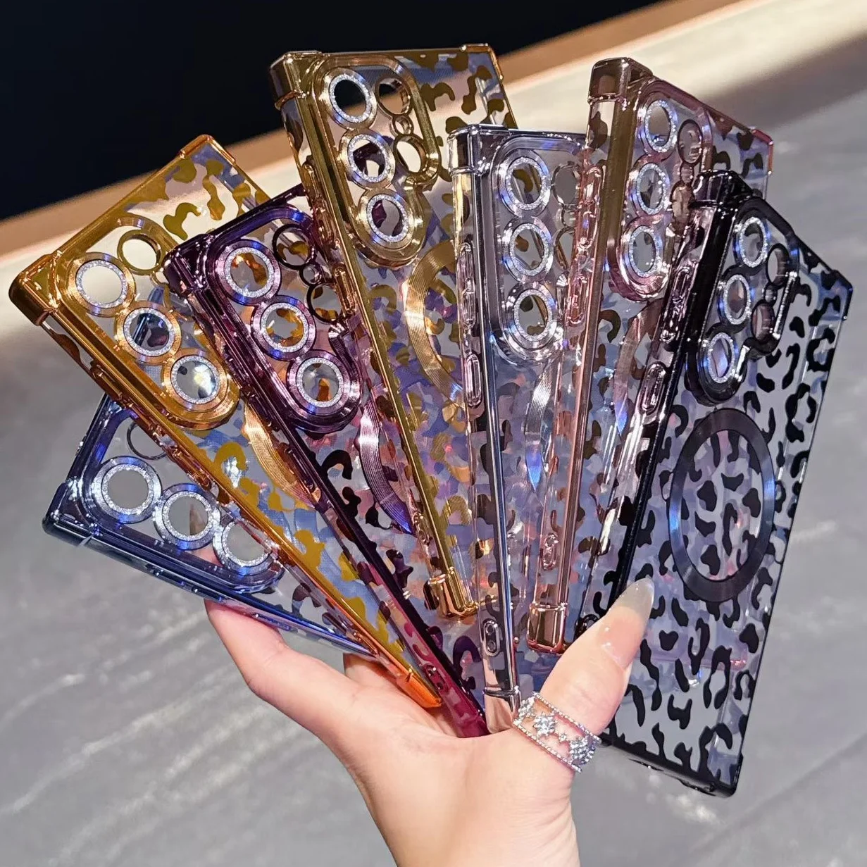 Luxury Leopard Pattern Gradient Glitter Plating Case with Magnetic Closure