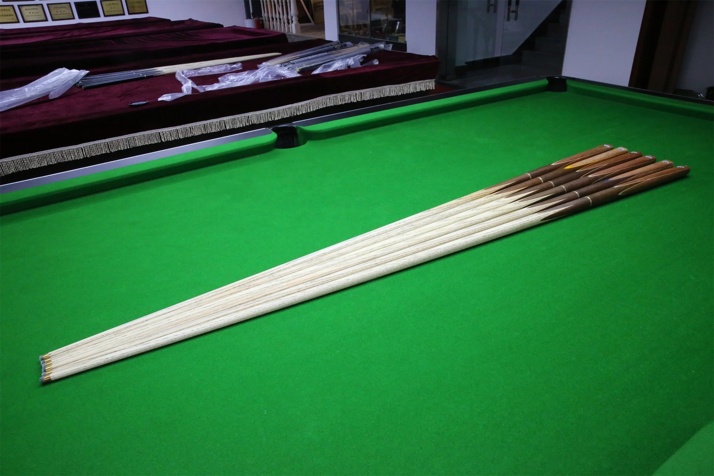 Professional Snooker Billiard Cue with 10mm Cue Tip