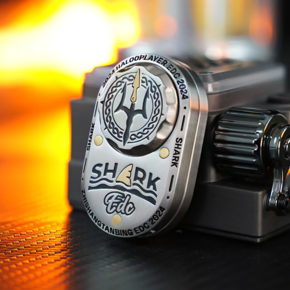 新品未開封 フィジェットトイ スライダー EDC サメ シャーク シルバー 新品 メカニカルフィジェットスライダー シャーク フィジェット