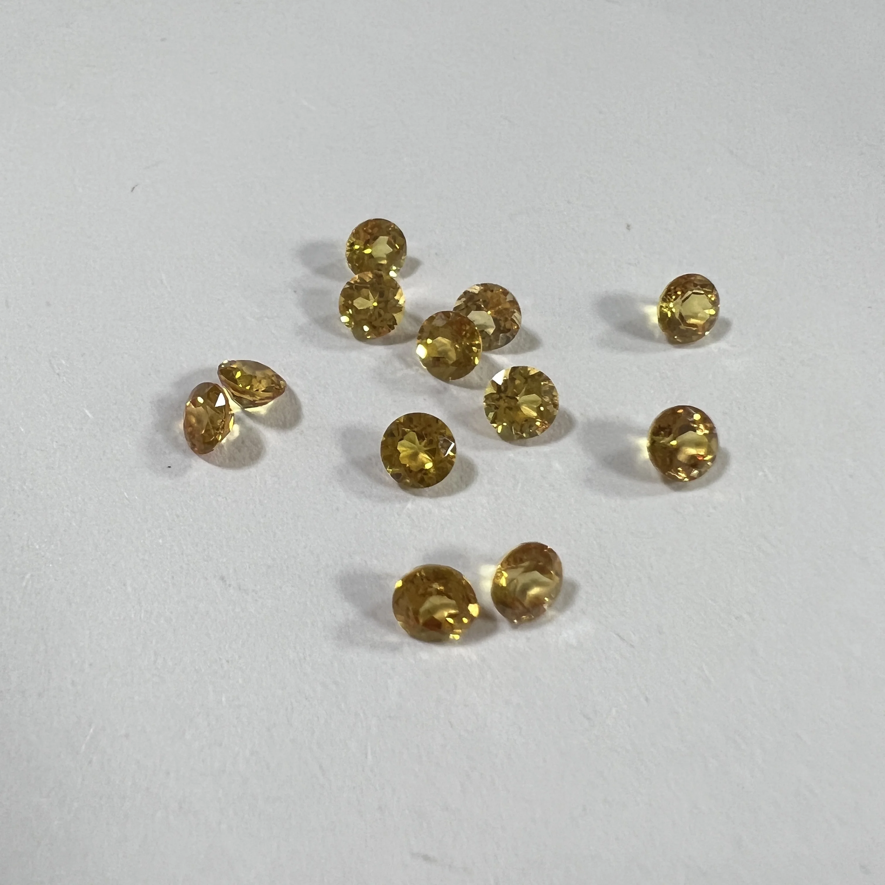 22# Yellow Golden Corundum Gems 4mm Round Brilliant Cut Gemstones For Jewelry