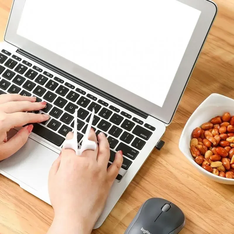 5/10pcs Free-Hand Snack Tweezers Chopsticks Play Games Finger Chopsticks Lazy Assistant Clip Snack Not Dirty Hand Ring Accessory