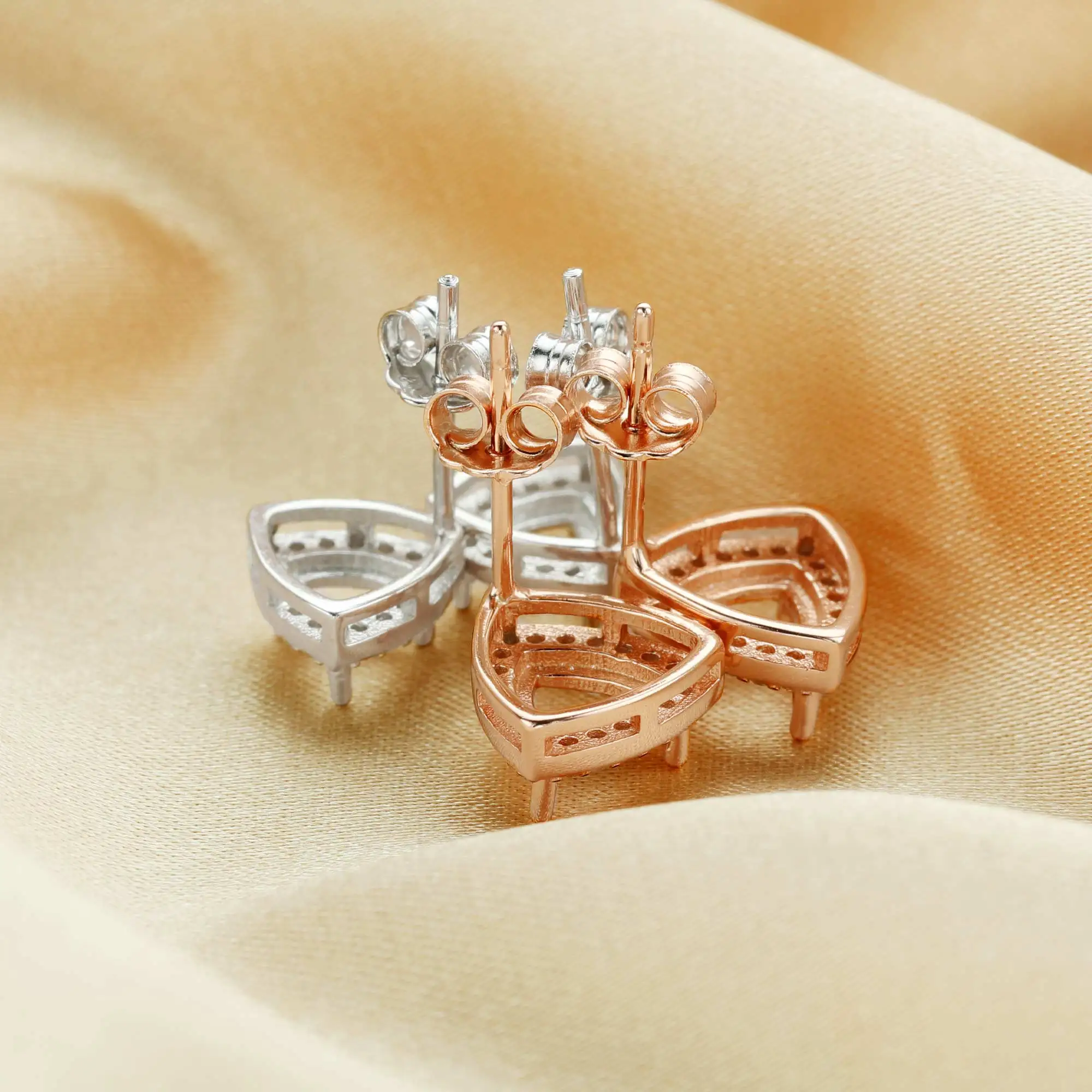 Orecchini in argento sterling placcato oro 18 carati