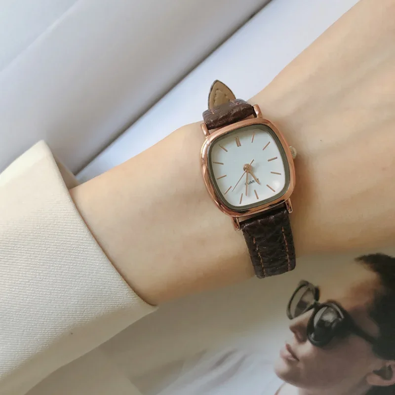 Retro Brown Women Watches Qualities Small Ladies Wristwatches