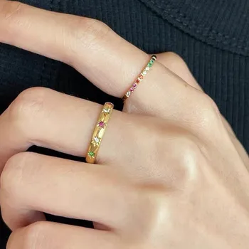 Anelli Sottili Impermeabili Minimalisti con Zirconi Colorati a Forma di Sole per Donne, Gioielli da Dito in Acciaio Inossidabile Color Oro con Stella, Anello Impilabile