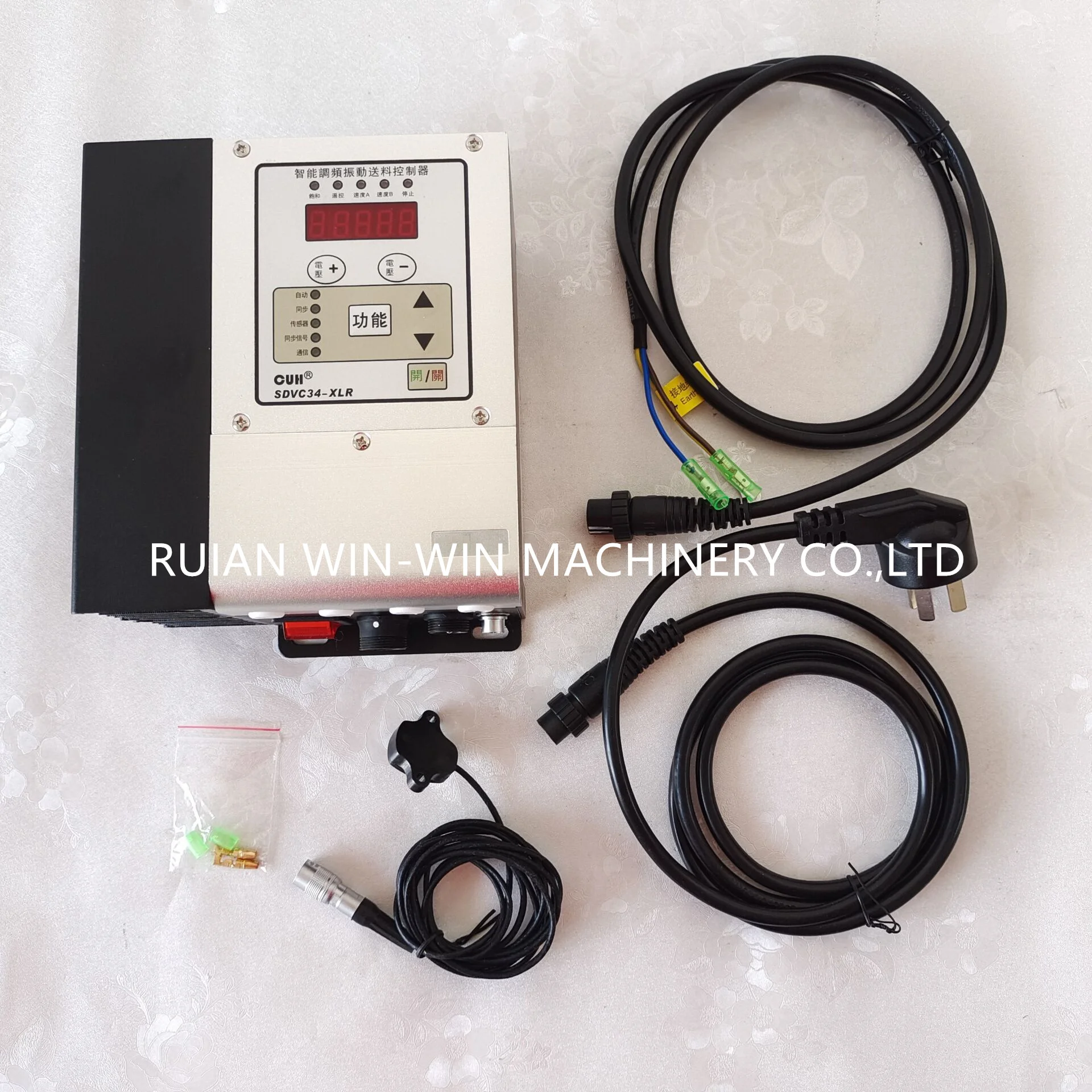 

SVC34-XLR цифровой регулятор подачи вибрации с модуляцией частоты для машины для изготовления сумок
