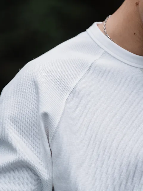 Long sleeve pullover with crewneck