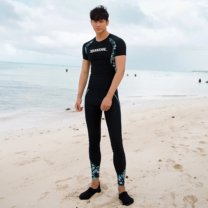 Korean Style Rush Guard Men's Top And Bottom Adult Swimwear Male Surf T-shirt+Shorts Rash Guard Swim Set For Beach Man