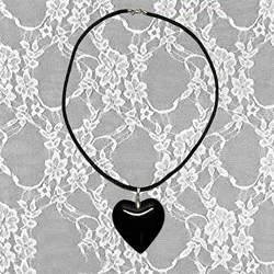Vintage Red Heart Pendant Necklace - Fashionable Gothic Jewelry Accessory (Black)