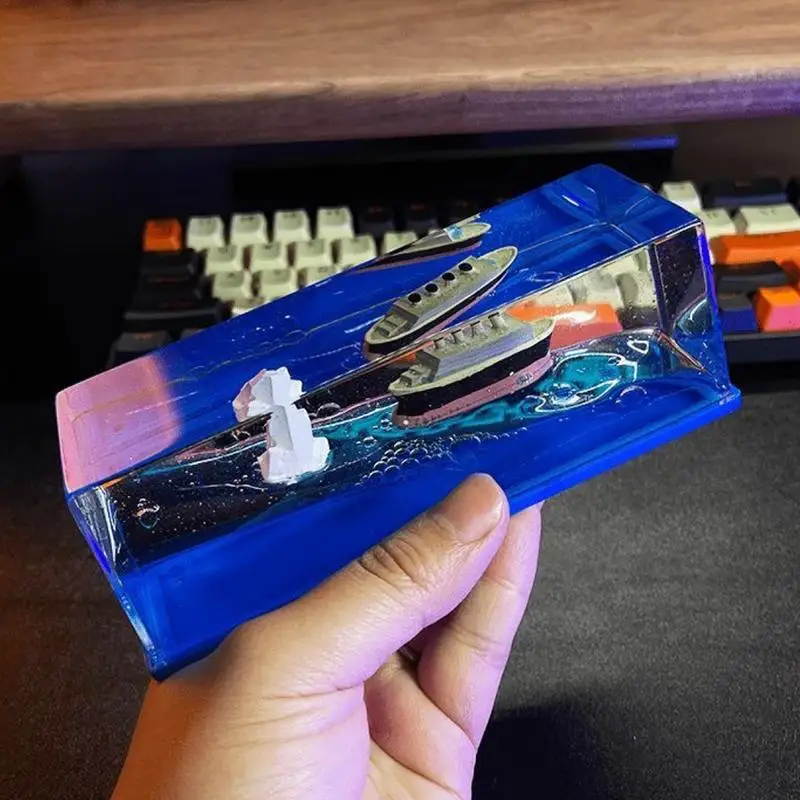 TOKZON Cruise Ship Fluid Drift Bottle, Floating Desk Cruise Ship Toy, Unsinkable Boat Decor, Titanic Toys, Cruise Ship Mode Floating Bottle, Gifts For Home Desk Decoration-B