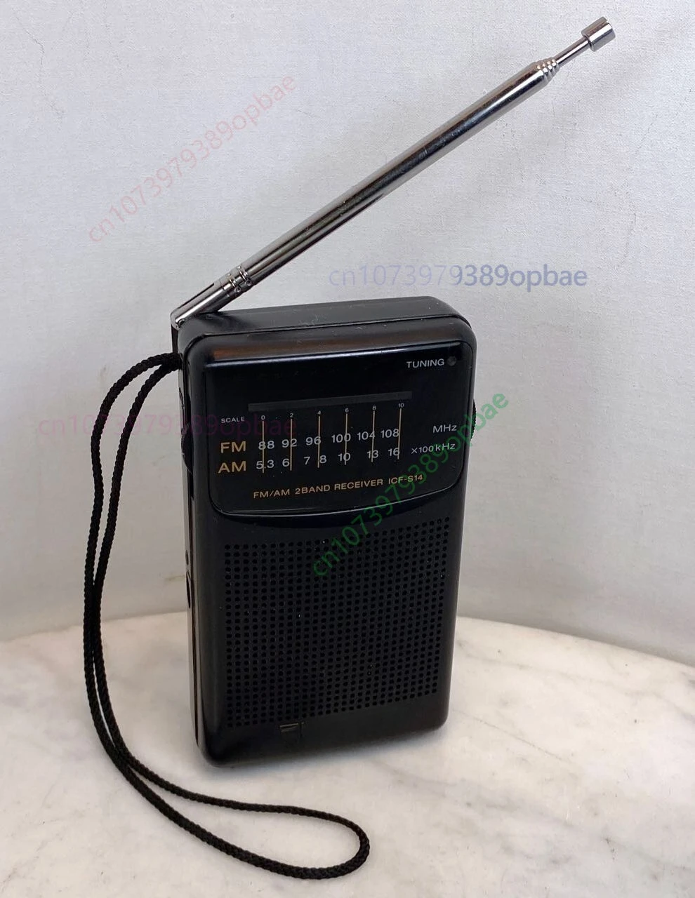  휴대용 포켓 FM AM 라디오 ICF-S14는 훌륭하게 작동합니다.