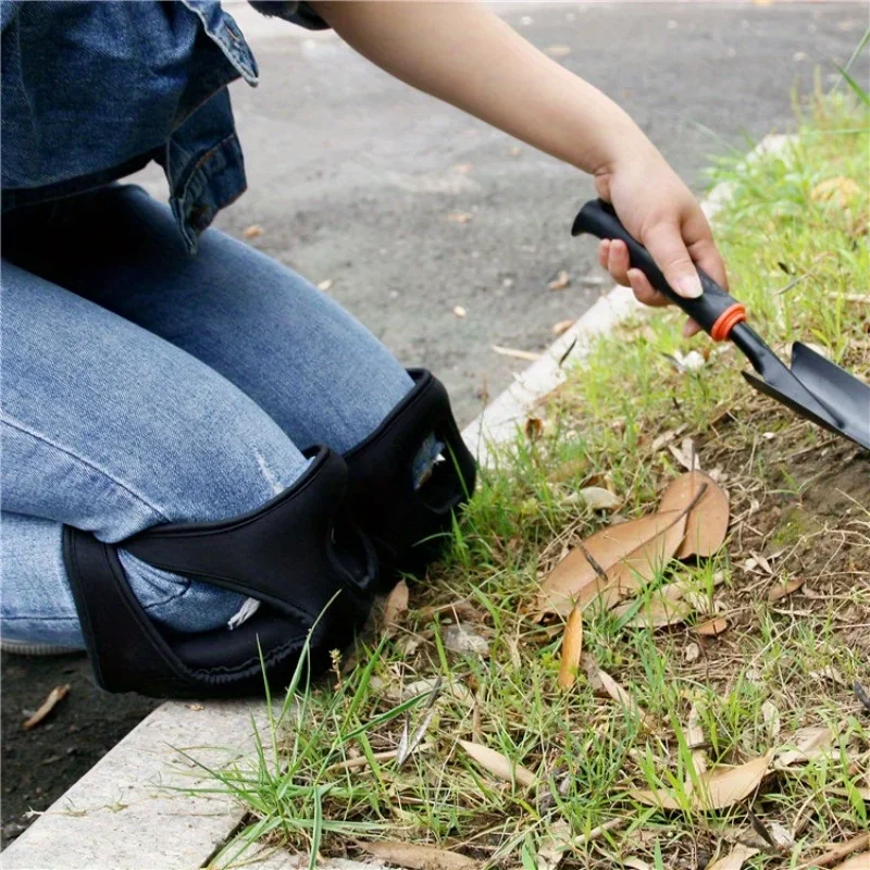 A pair of outdoor garden knee pads, kneeling pads, garden trim knee scratch resistant pads