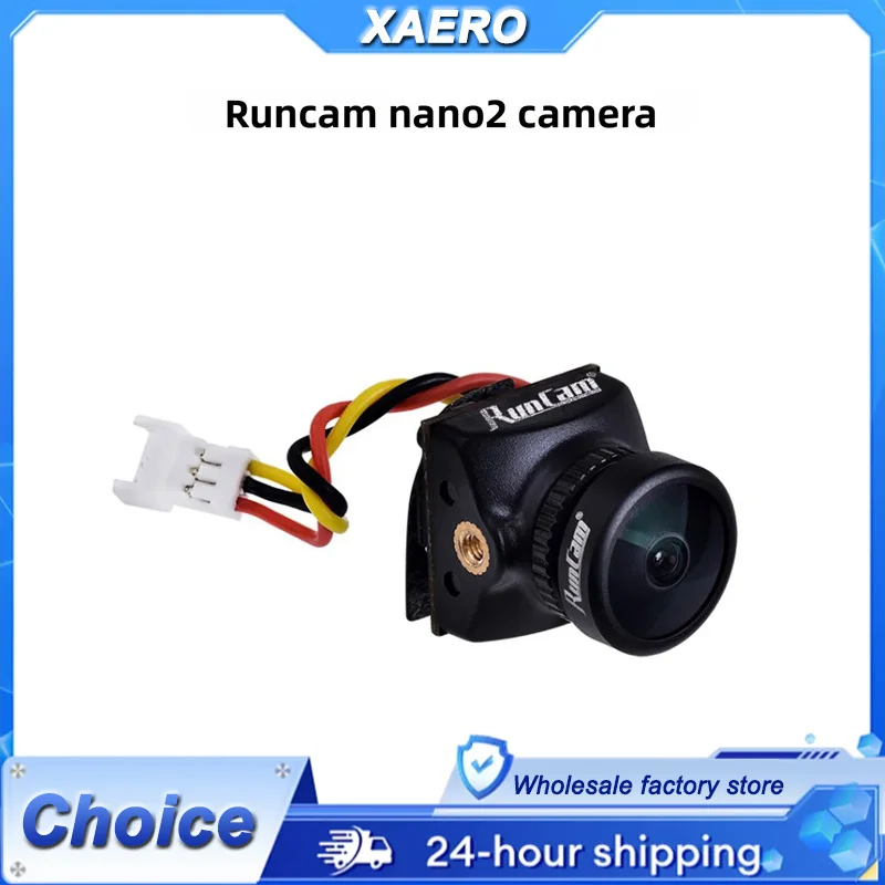 Vue rapprochée de la RunCam Nano2 Mini Caméra FPV 14mm avec son objectif et son câble, idéale pour drone longue portée.