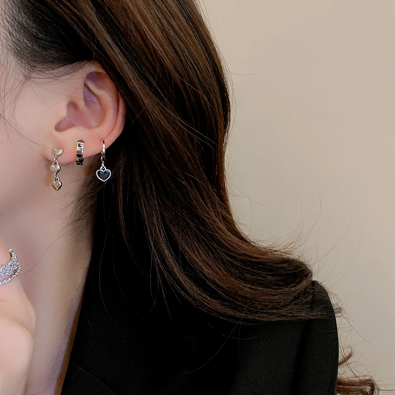 【TATIANA】HEART DANGLE HOOP EARRING★ピアス★送料・関税込 TATIANA】Heart dangle Hoop Earring (TATIANA/ピアス) EC3031