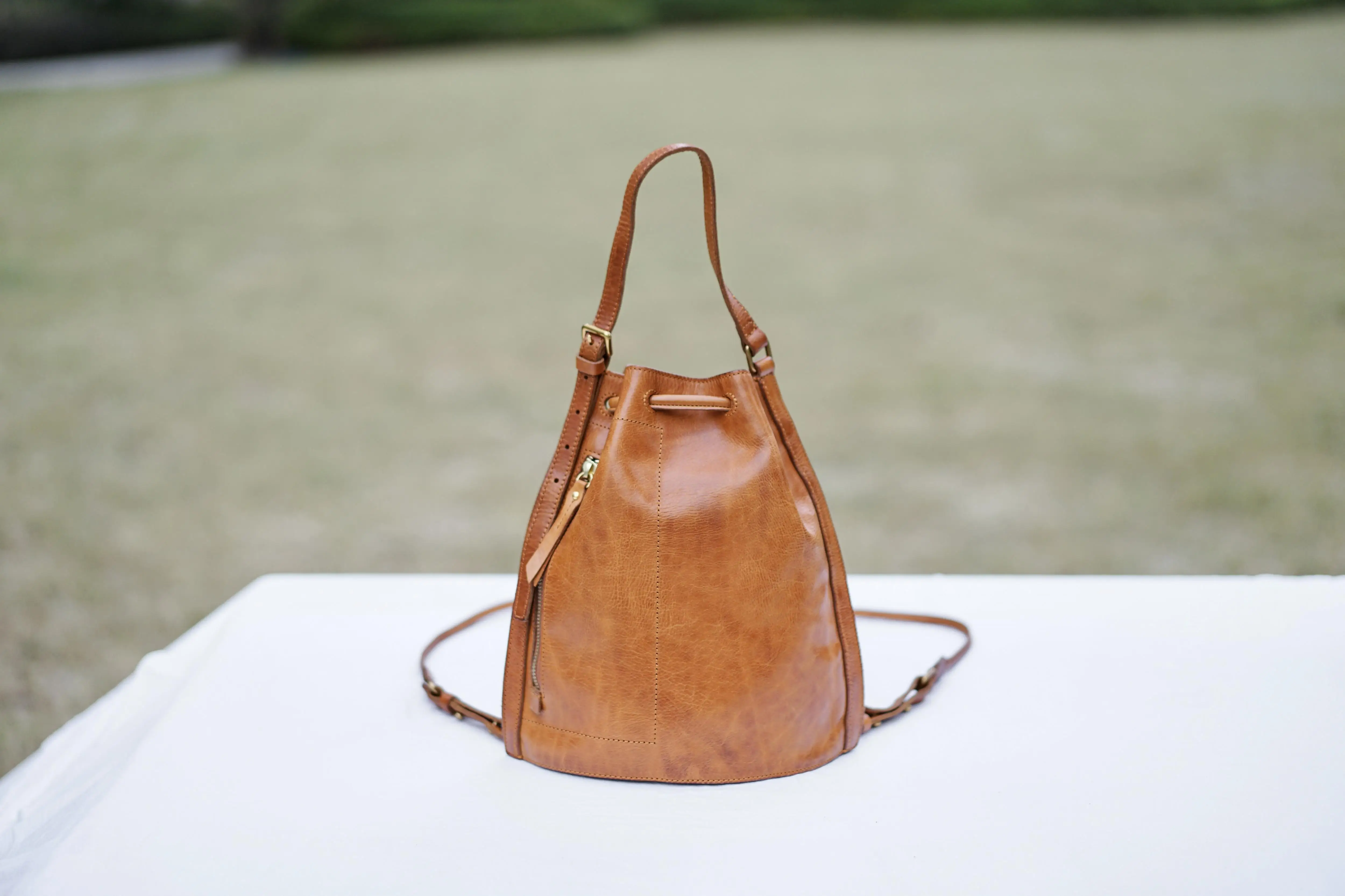 Vintage-Organizer Designer handgefertigte Damenrucksäcke aus echtem Leder Outdoor-Reisen Luxus-Damenrucksack aus echtem Rindsleder – Detail 5