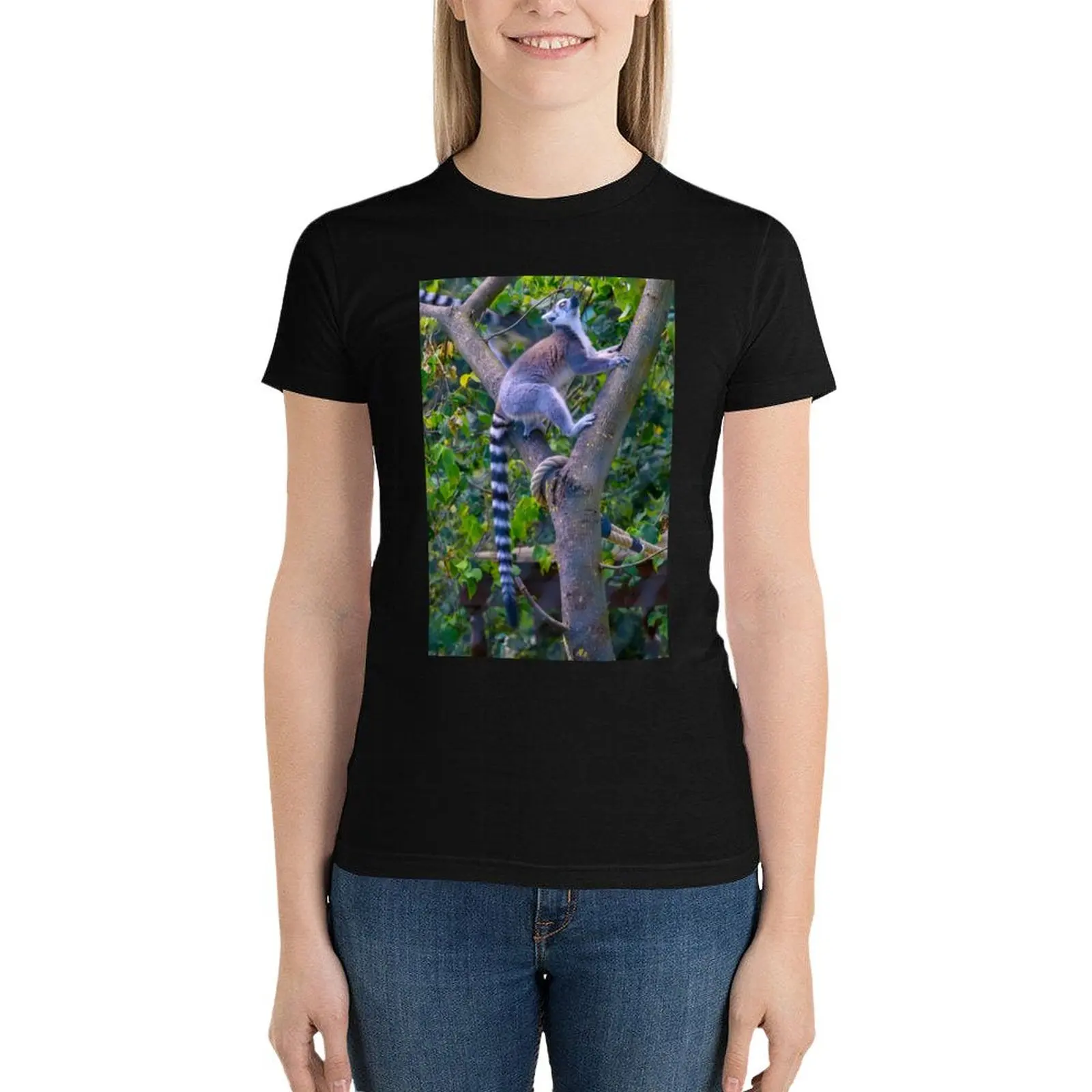 

Lemur - ring-tailed lemur climbing T-Shirt cute tops female Blouse cat shirts for Women