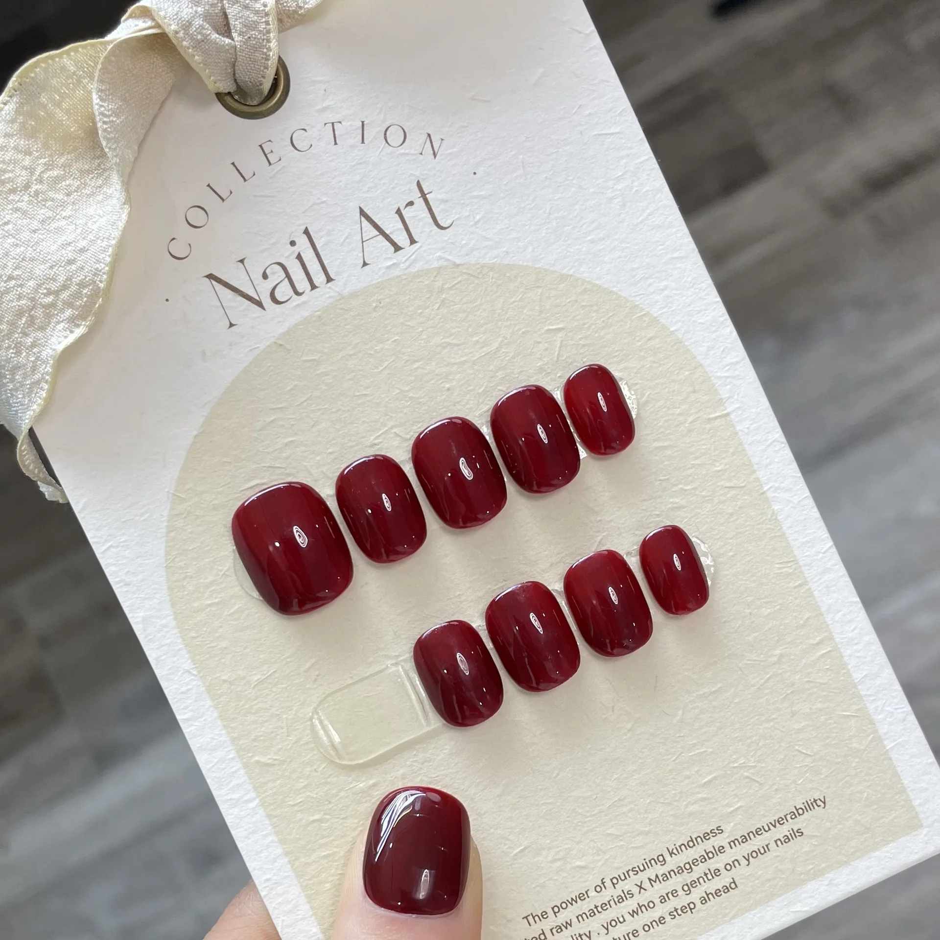 

Short Press On nails Handmade Acrylic Full Cover Professional Japanese Nail Sticker Sweet Artificial Red Color Round Head Nails