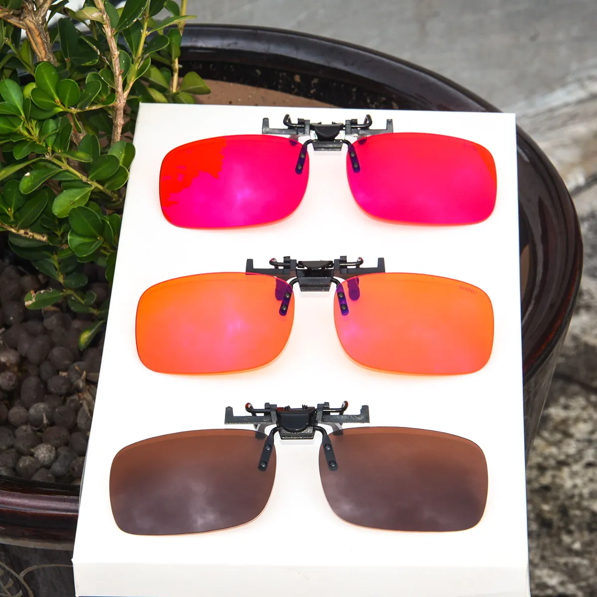Enhanced Anti-Glare Clip-On Sunglasses with Orange and Yellow Blue Light Lenses
