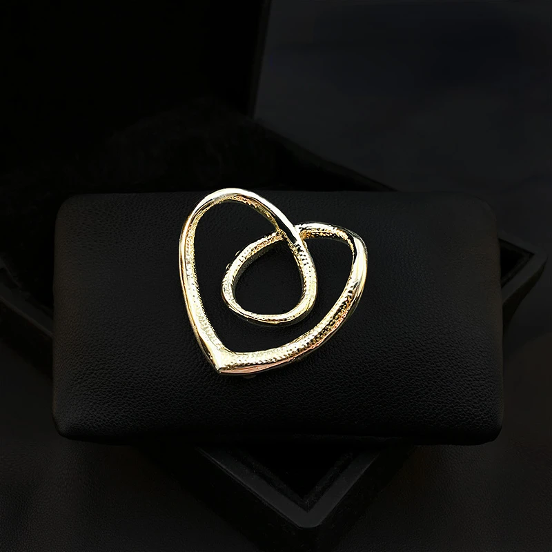 High-End Delicate Heart Small Silk Scarf Retaining Ring All-Matching Shirt Corner Knotted Buckle Minimalist Creative Jewelry Pin