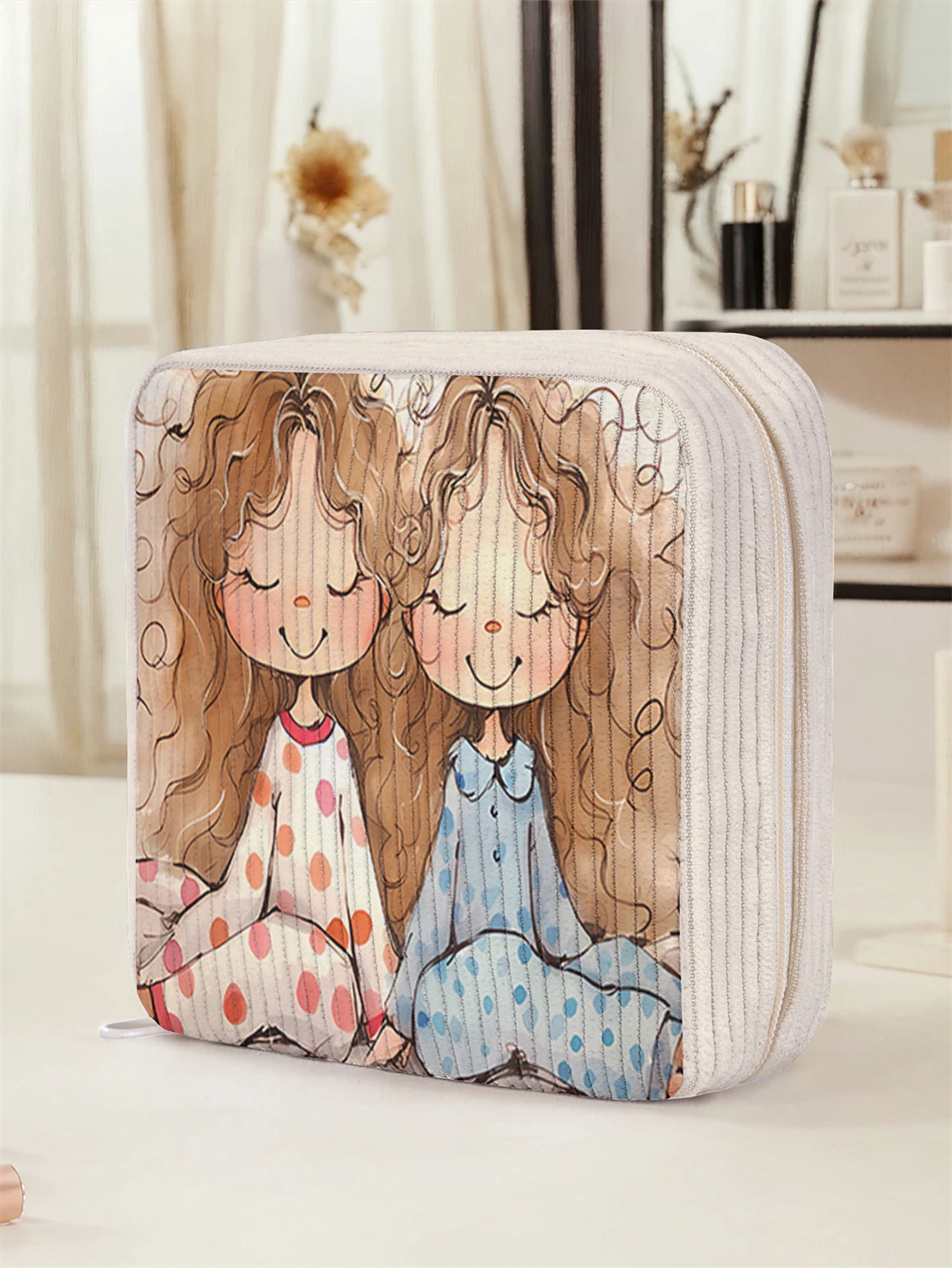 Cartoon girl pattern printed sanitary napkin storage bag, women's lightweight tissue bag, sanitary tissue bag