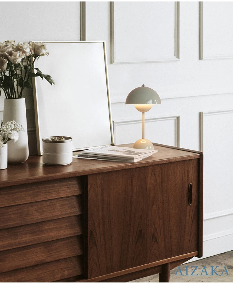 Table Lamp Image 7