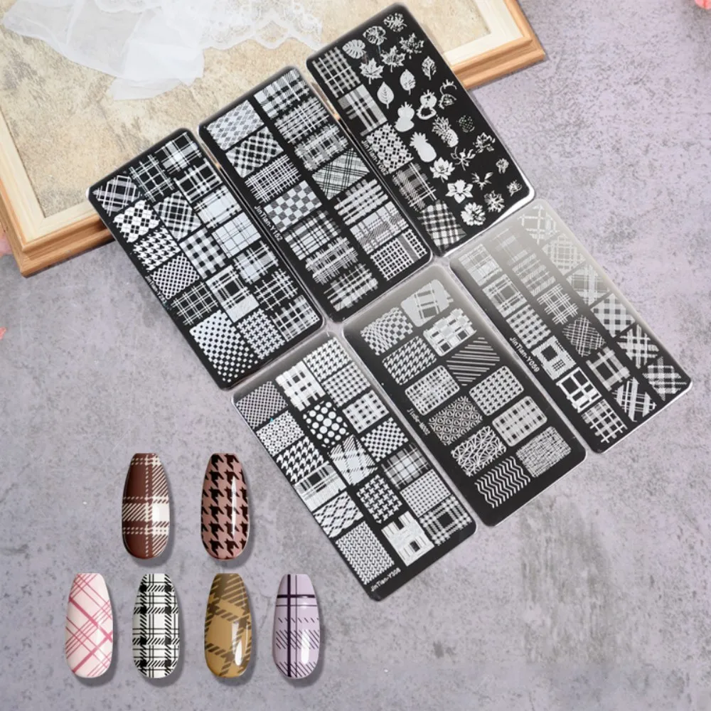 다양한 모양의 네일 아트 스탬핑 플레이트 전사 프린팅 템플릿 스텐실 네일 데칼 DIY 매니큐어 데코레이션 도구