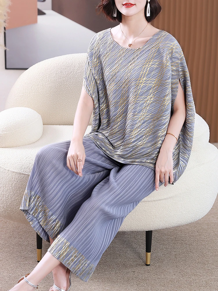 Miyake Pleated Striped Pants Sets round Collar Short Sleeve Loose Top Elastic Waist Wide Leg Trousers New 2023 Loose 2-Piece Set