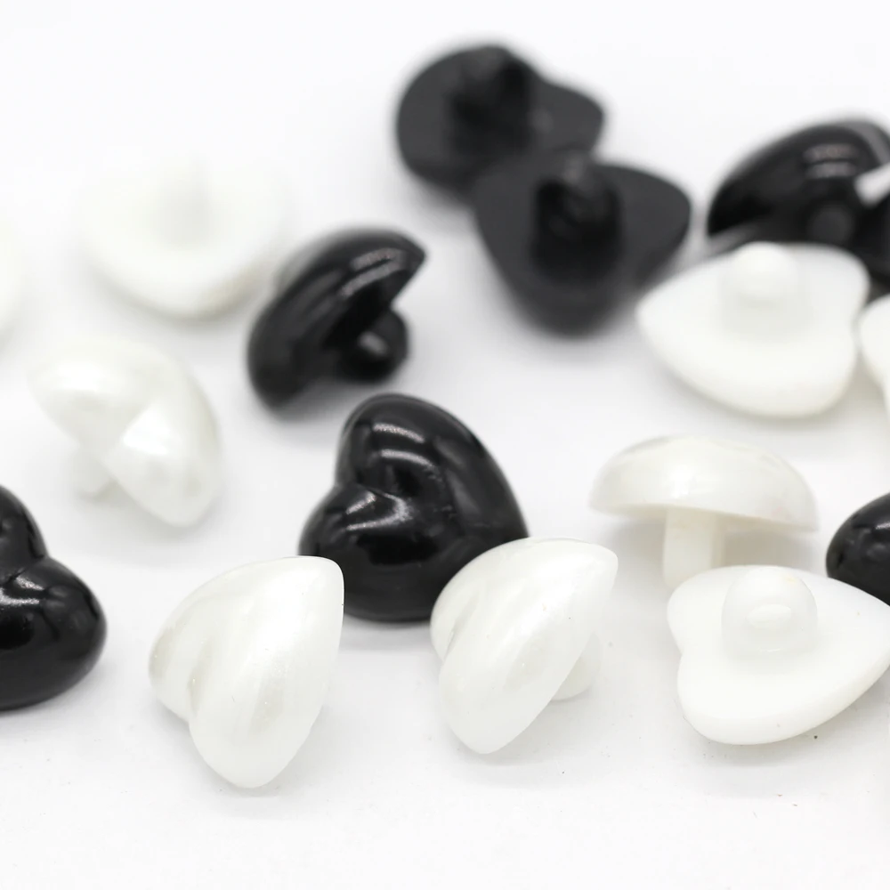 EQUBO 13/15/18/21/25mm White Black Heart Shape Plastic Pearl Buttons for Clothing Large Coat Knitwear Shirt Blouse Handmade Deco 3