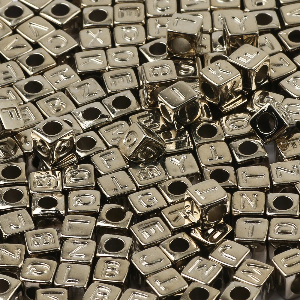 100 stücke 6mm Schwarz Gold Farbe Quadratischen Buchstaben Perlen Zufällig Gemischt Alphabet Acryl Lose Perlen Für DIY Schmuck Machen handwerk – Detail 4