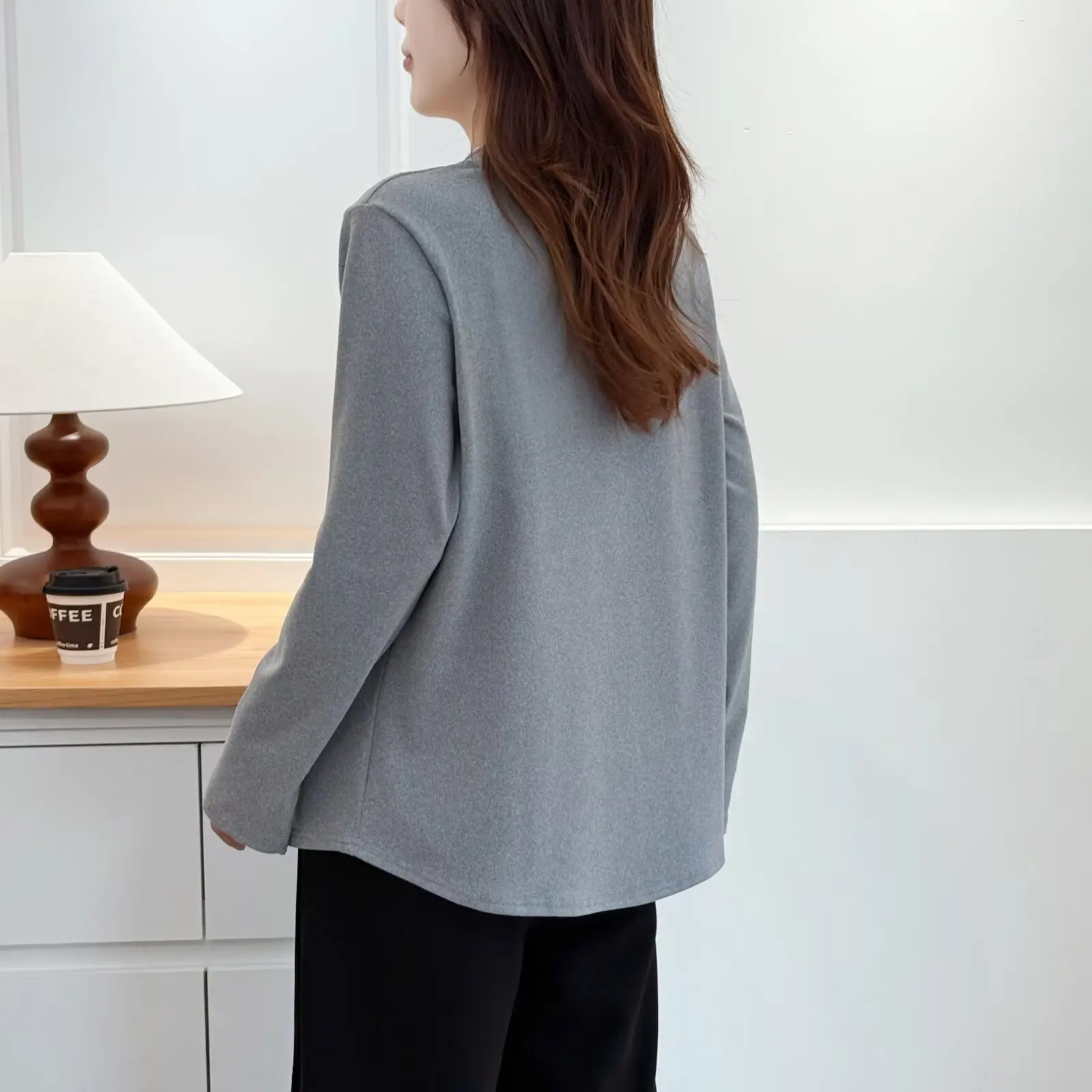 XXXXL Fashion Plus Size Women's T-Shirt Autumn And Winter Stylish Lace Three Button Long Sleeved De Velvet Warm Inner Tops 2572