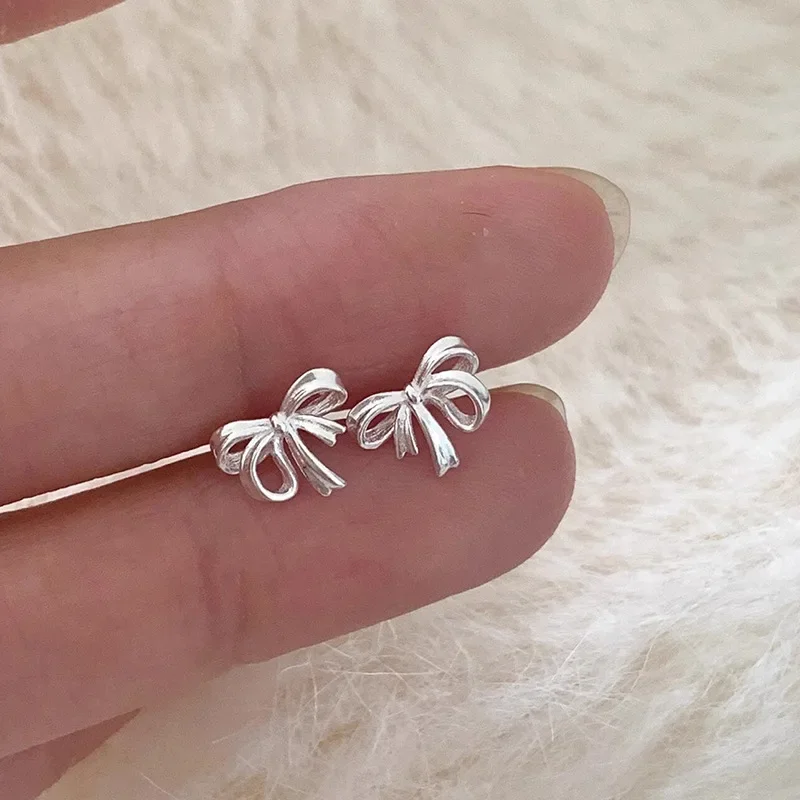 Orecchini a bottone personalizzati con fibbia a ve con fiocco in vero argento 925 per accessori minimalisti di alta gioielleria da donna  36