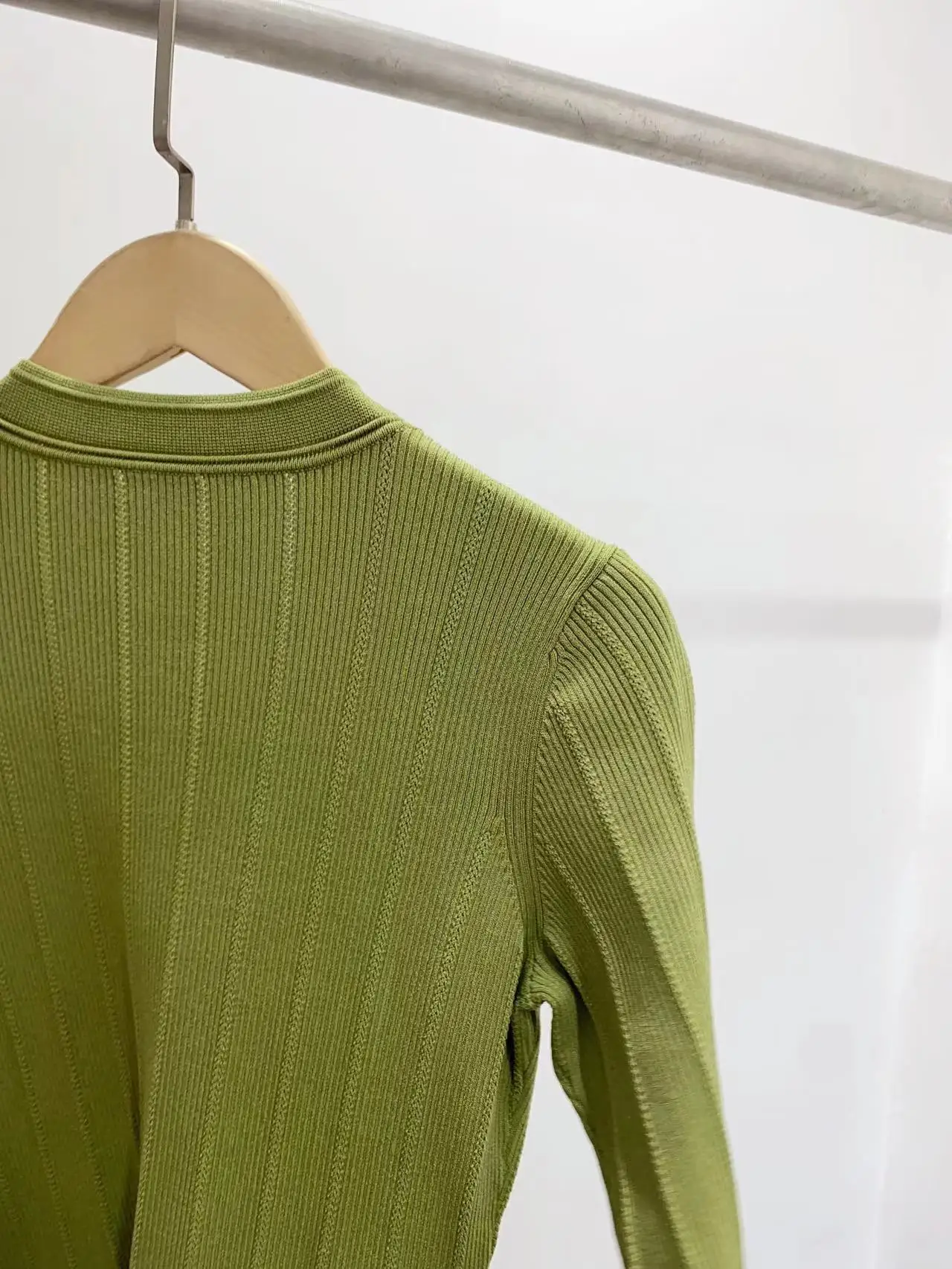 

2023 France High-Quality Knitting Green Stripes V Neck Long Sleeve A-Line Dress Women Elegant Single-breasted Slim Long Dress